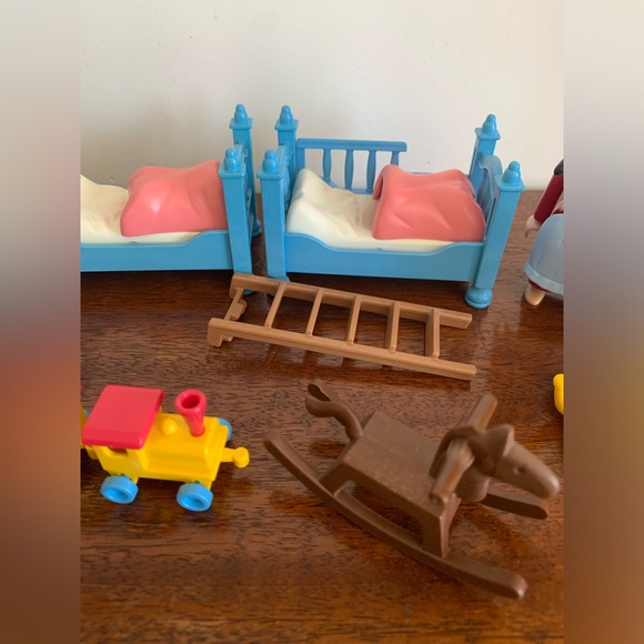 Playmobil Victorian Children’s Room (#5311) - Picture 4 of 4